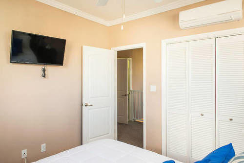 Zohars House * Nassau