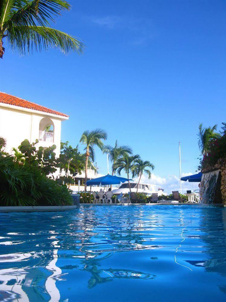 Paradise Harbour Club & Marina Nassau