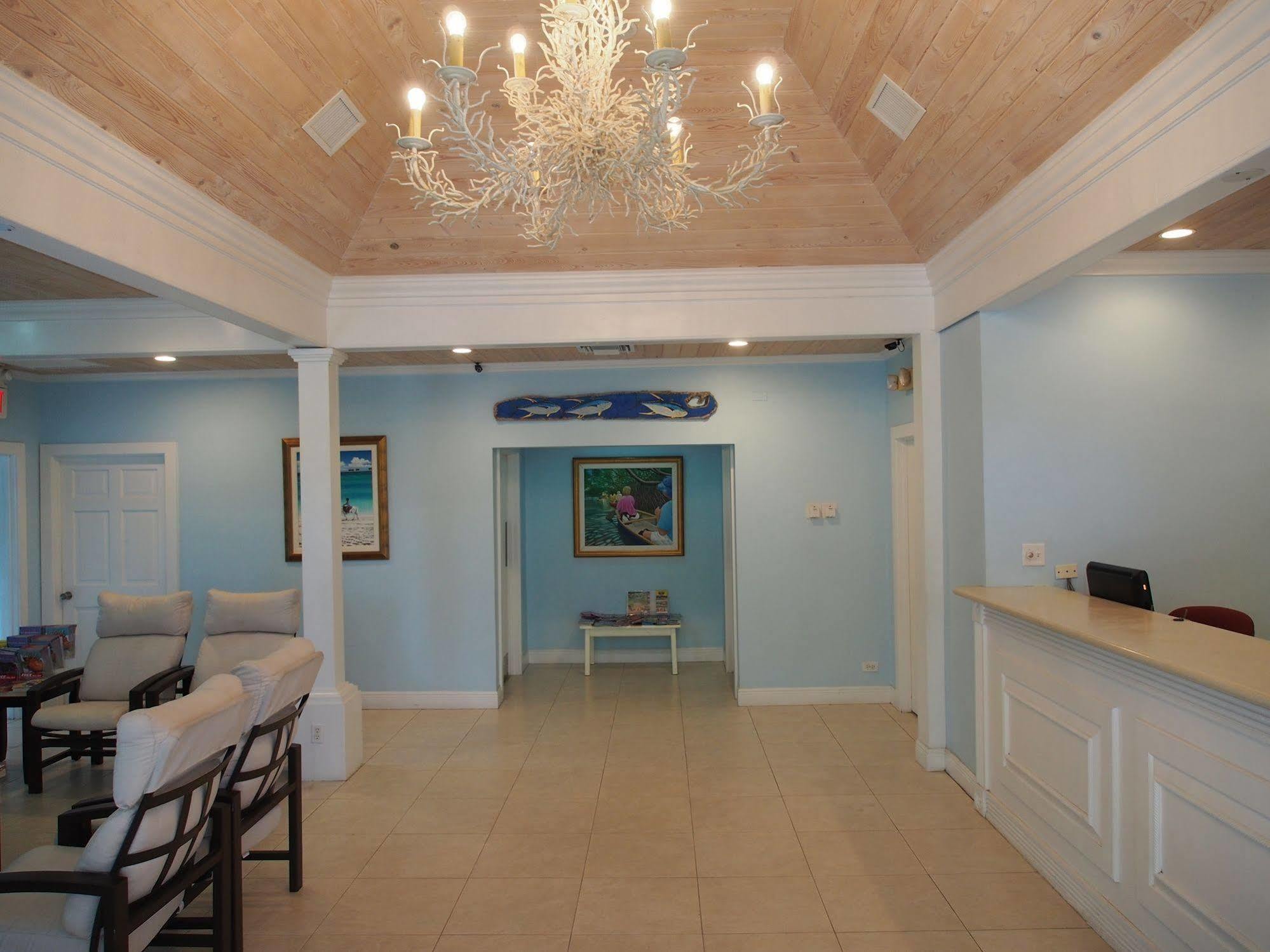 Paradise Island Club *