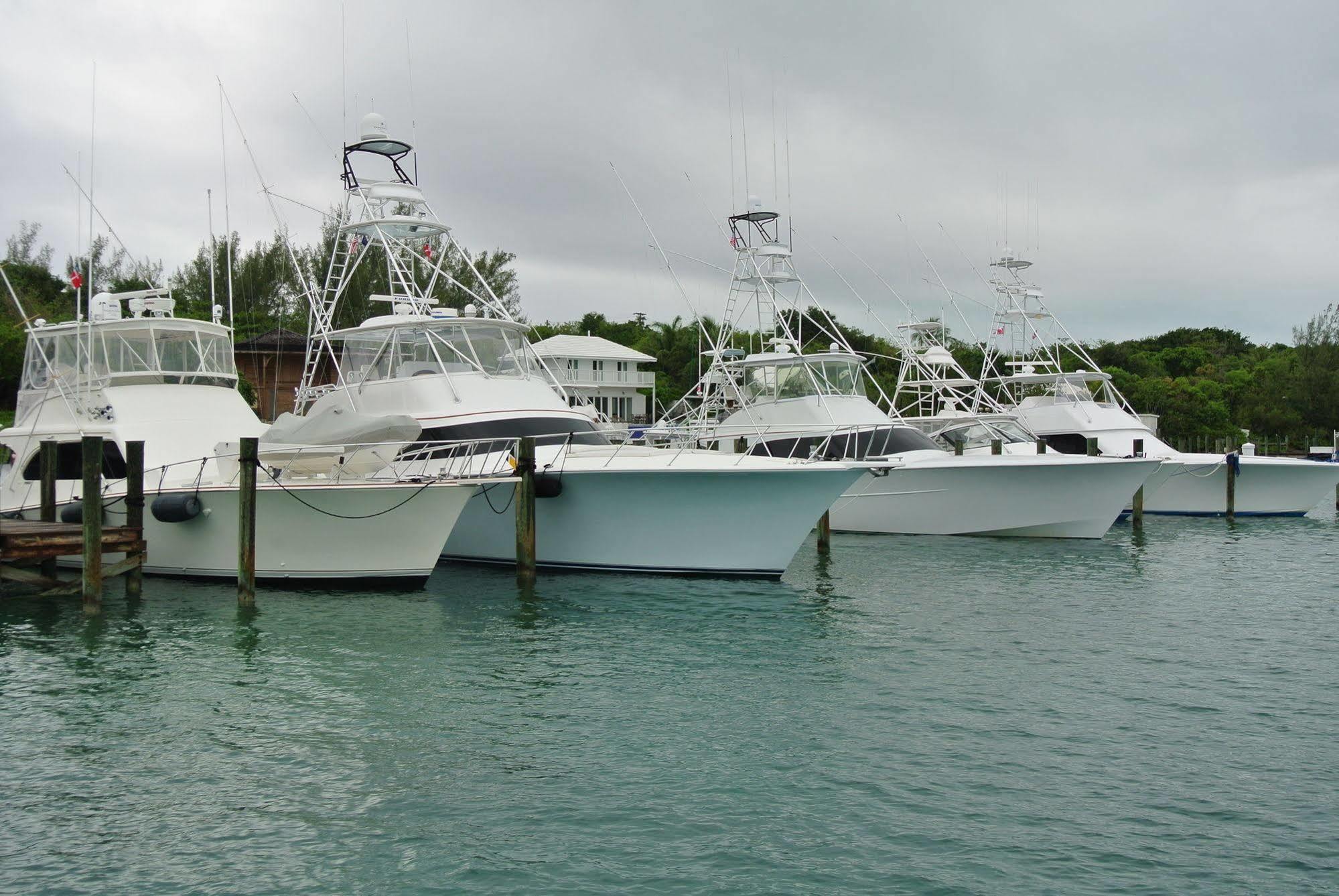 Hotel Romora Bay & Marina
