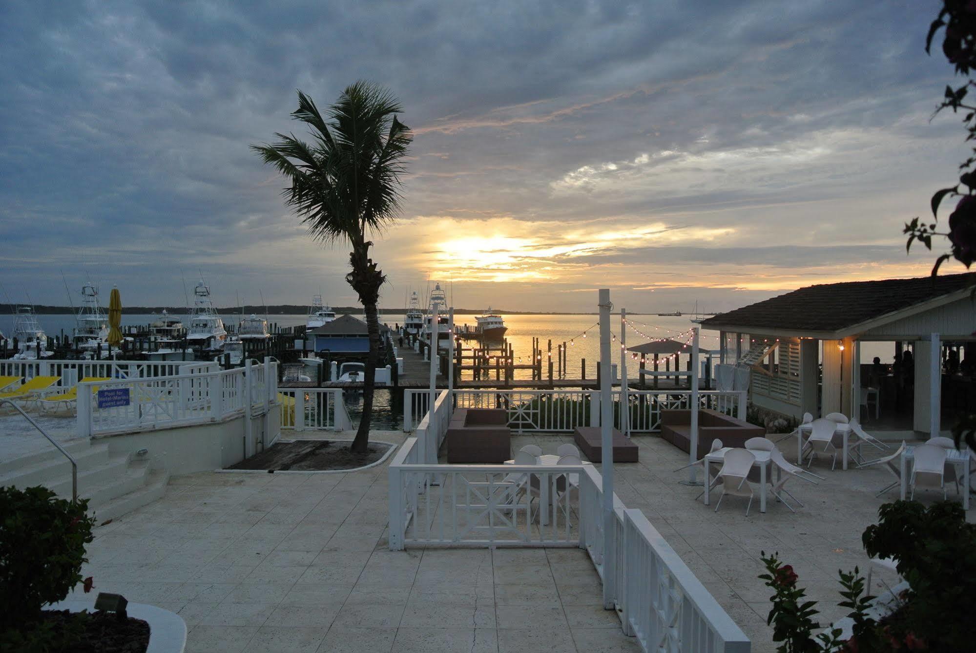 Romora Bay & Marina 3*