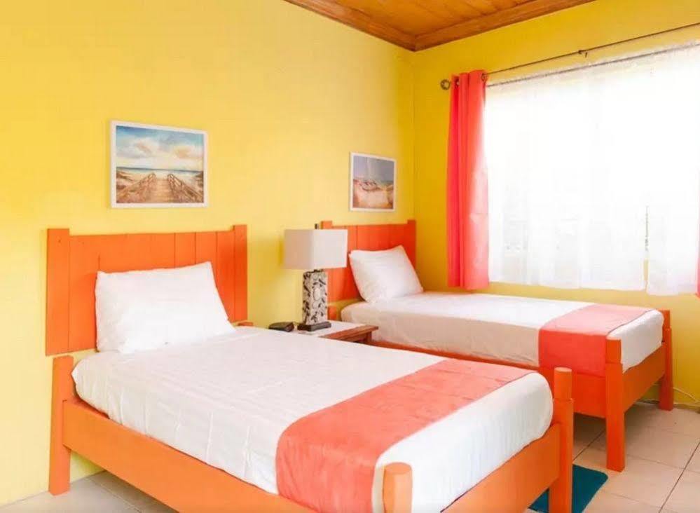 Carlas 3* Nassau