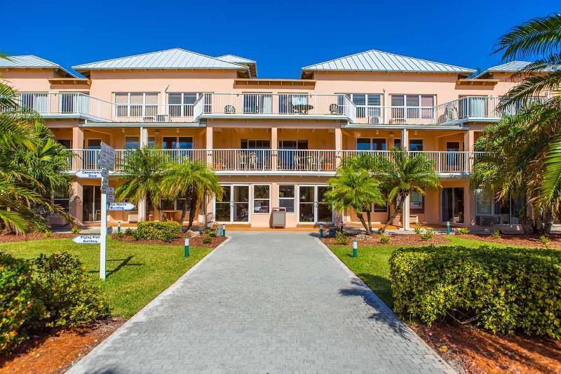 Resort Island Seas