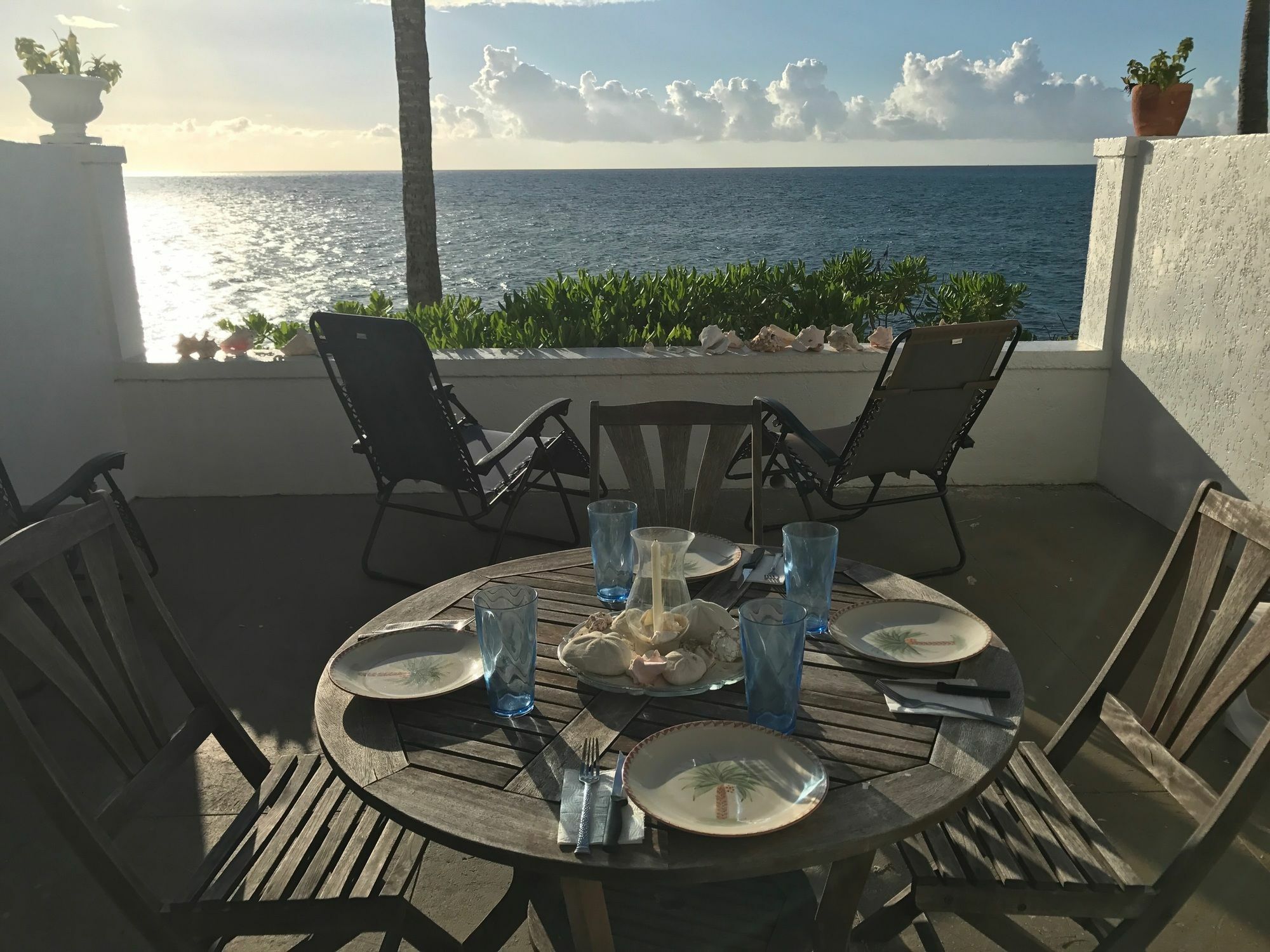 Delaporte Point Oceanfront Townhouse Nassau