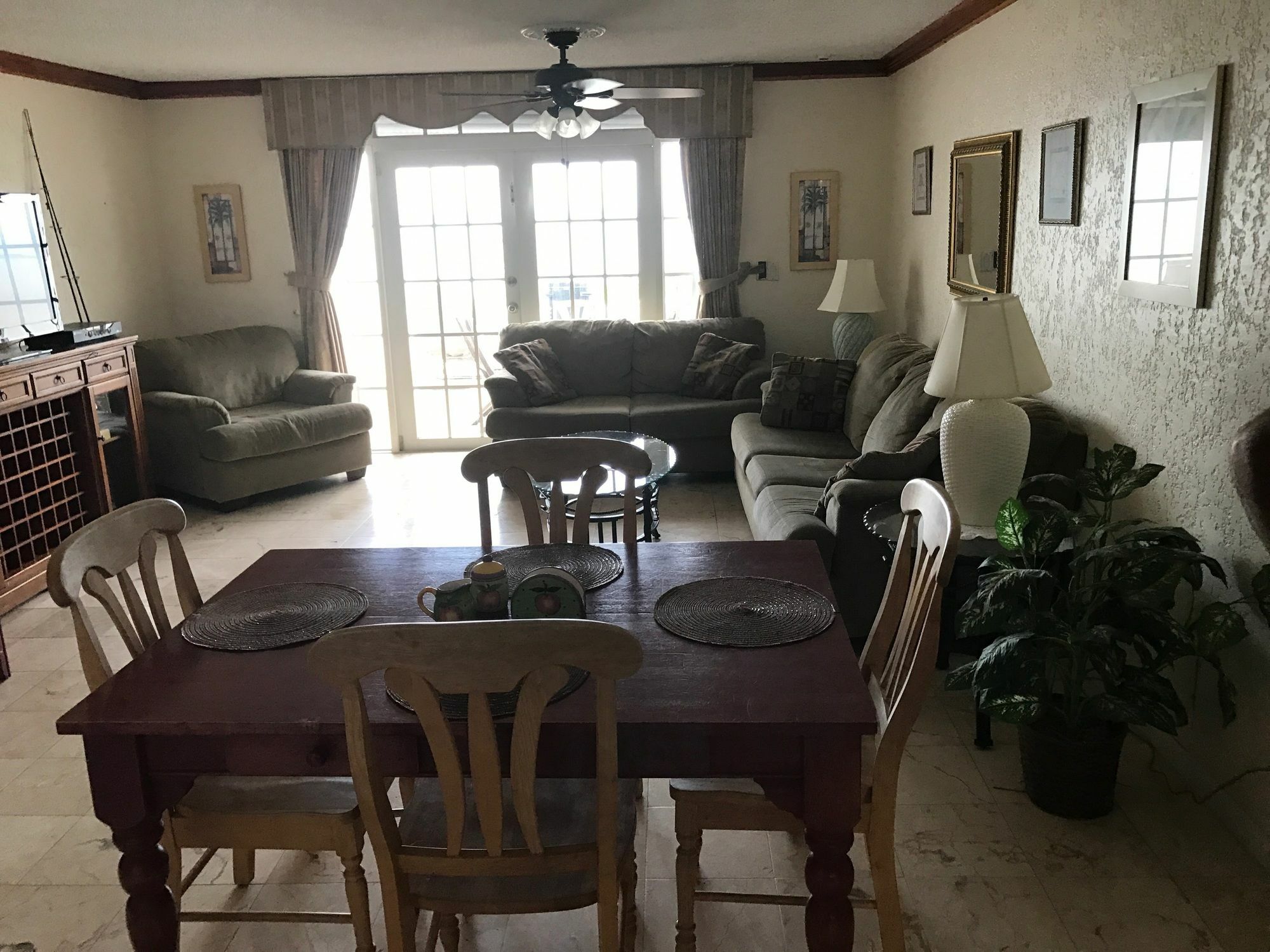 Villa Delaporte Point Oceanfront Townhouse Nassau