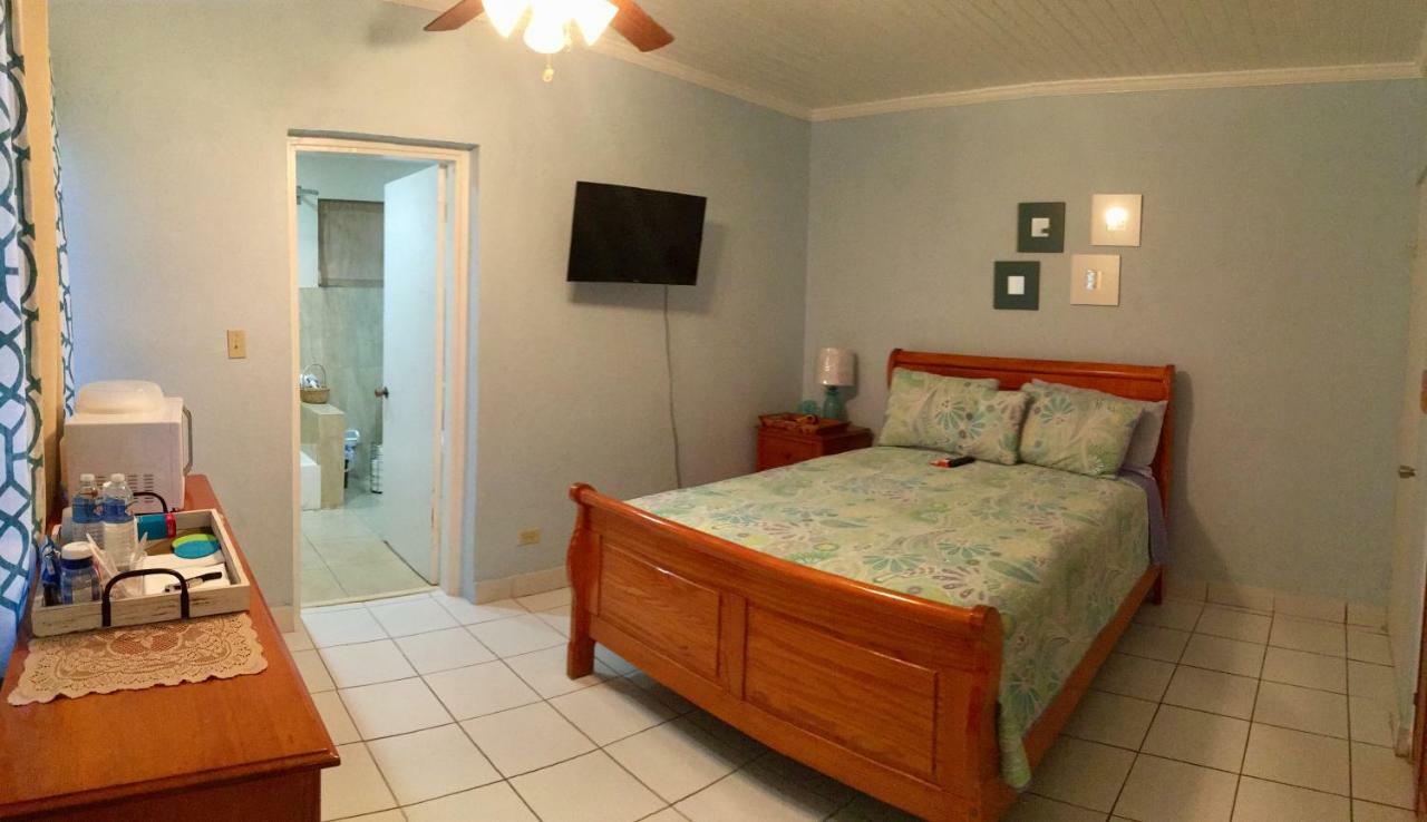 Dawson's Hideaway Apartment *