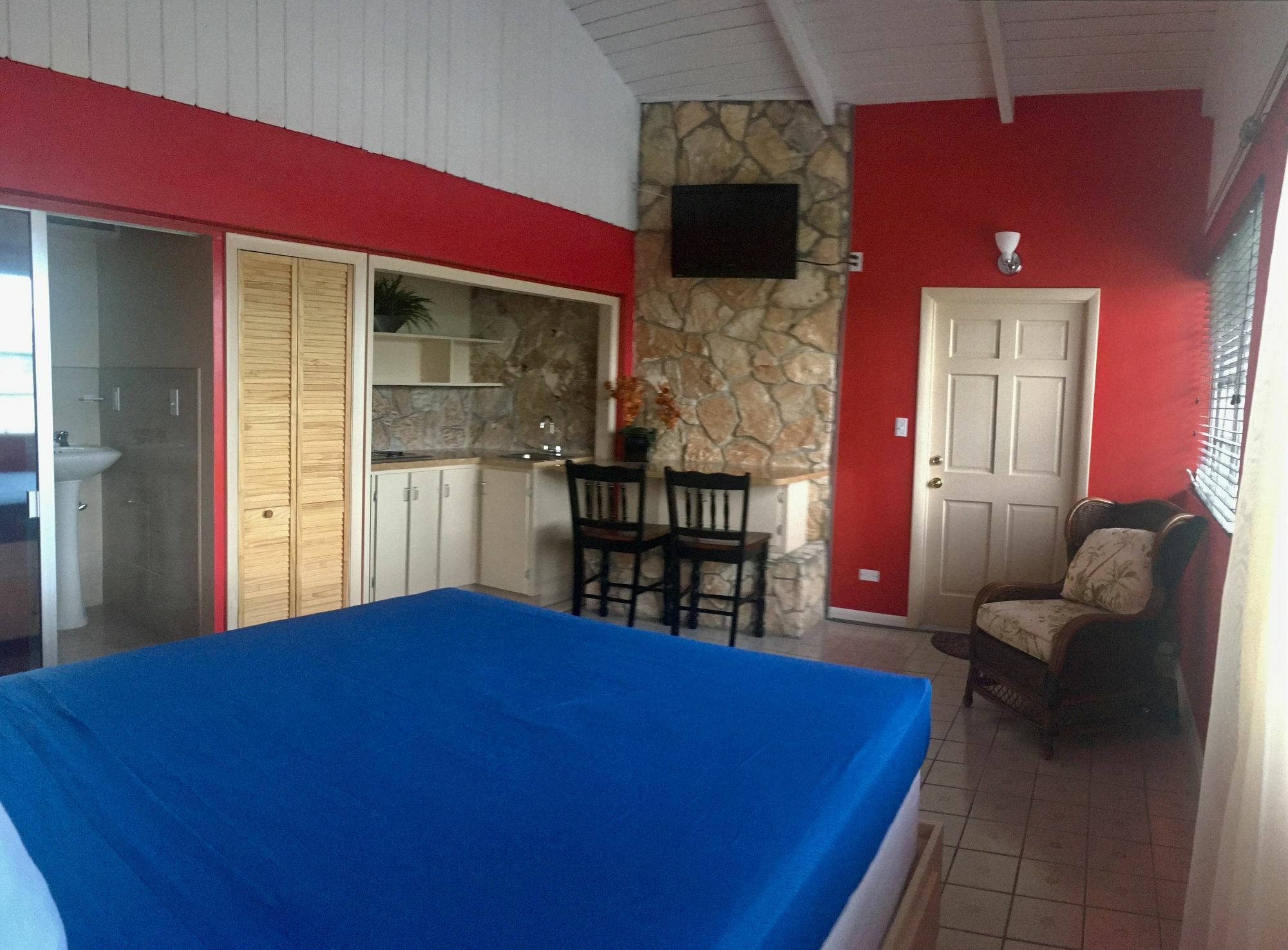 Dawson's Hideaway * Nassau