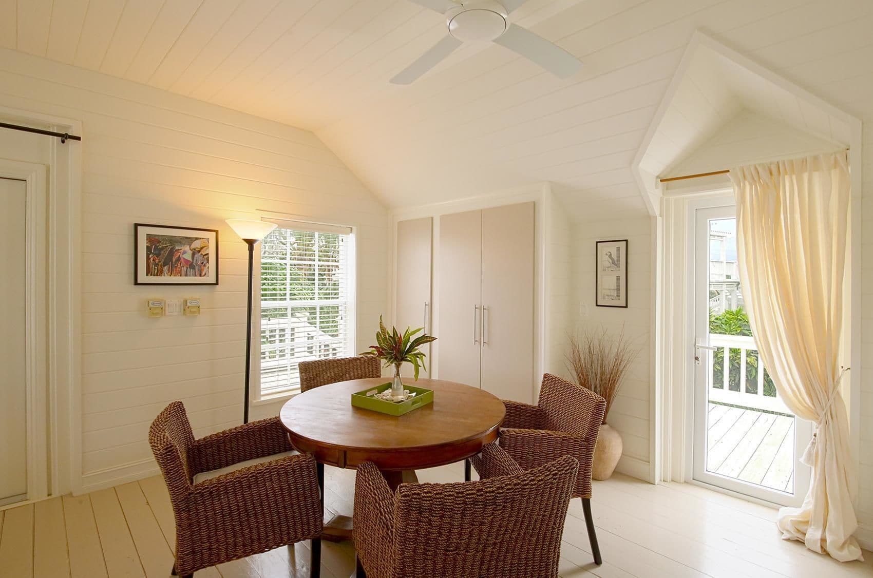 Peach House Upstairs Holiday home