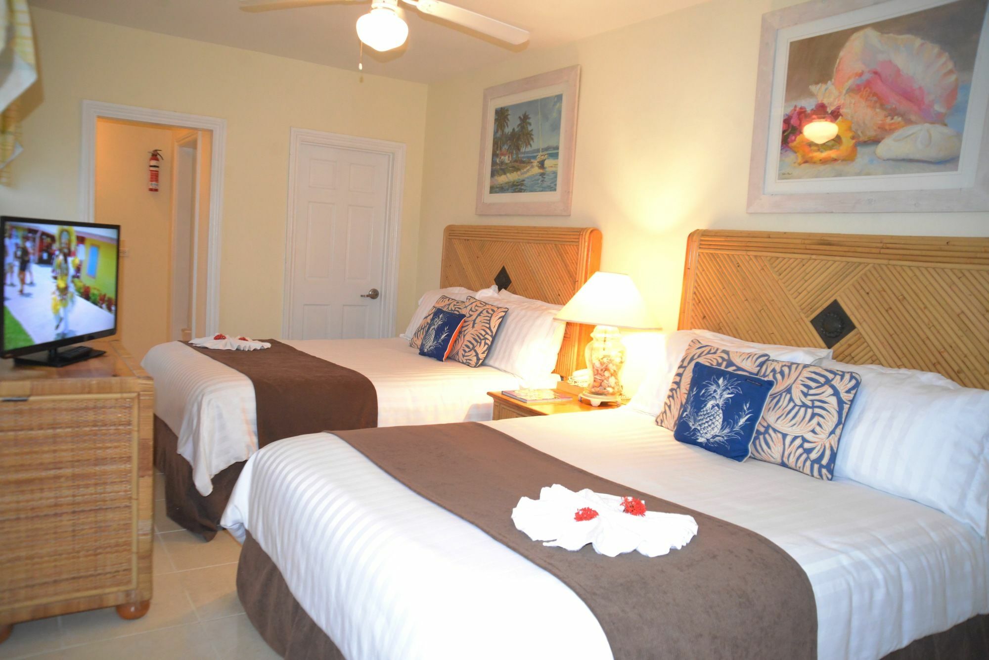 Sandyport 4*