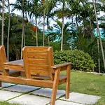 Orange Hill Beach Inn