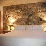 Tingum Village Hotel