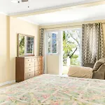 Homestay With Beach Access Near Airport