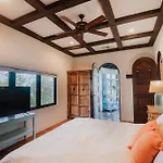 Harbour Beach Villa - Large Dock & Great Views!