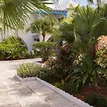 Deluxe Ocean View Villas - Just Steps From White Sand Beaches