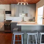 Bimini Seaside Villas - Pink Cottage With Beach View