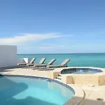 Caprice 9 Cable Beach Design Villa