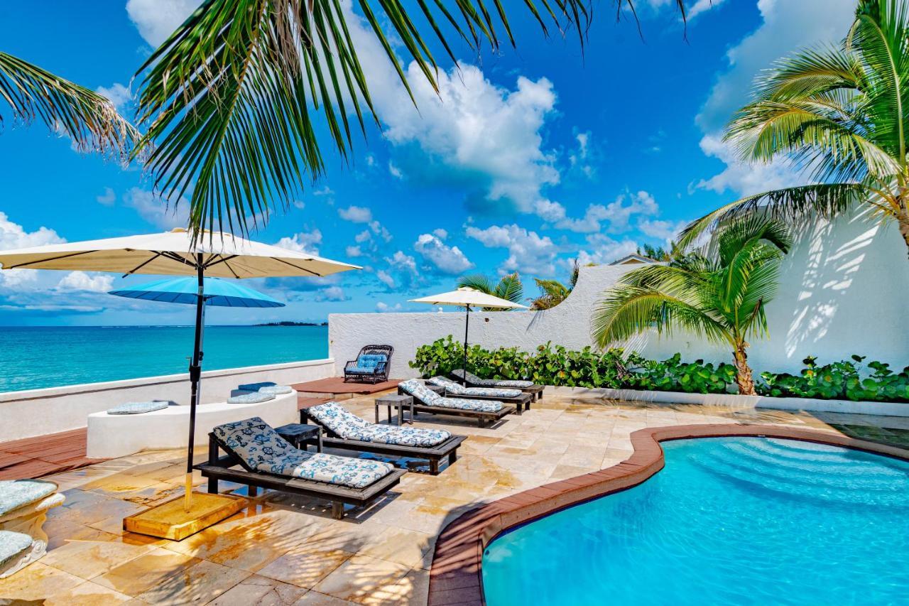 Caprice 14 - Oceanfront - Gated Community With Pool Holiday home Nassau
