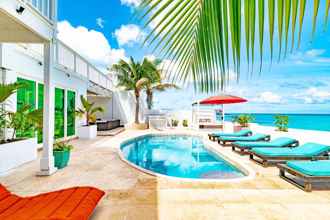 Caprice 7 -oceanfront - Gated Community With Pool Holiday home Nassau