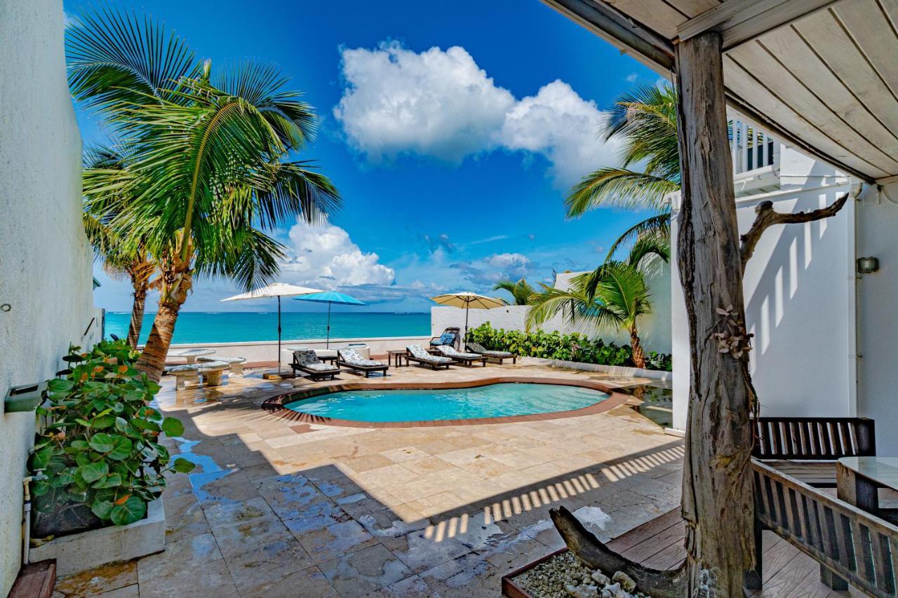 Caprice 14 - Oceanfront - Gated Community With Pool Holiday home Nassau