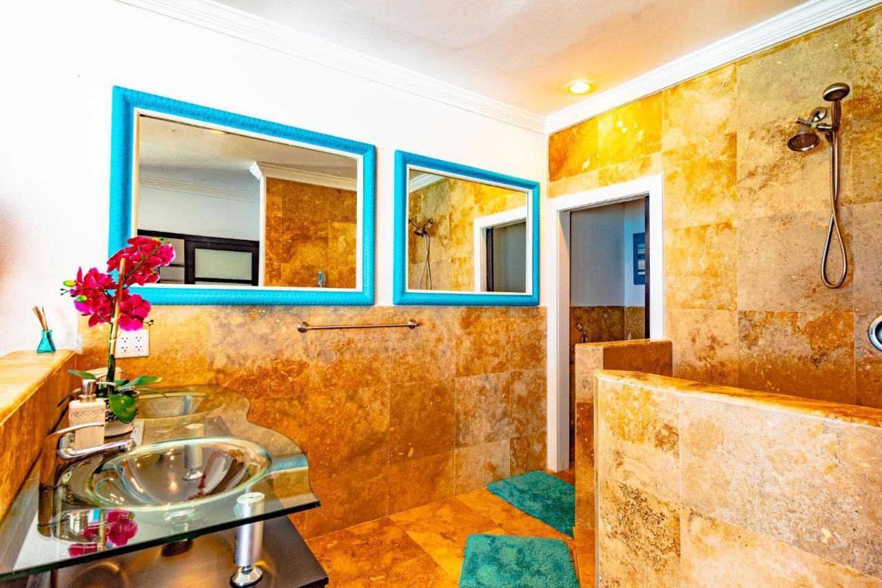 Caprice 7 -oceanfront - Gated Community With Pool * Nassau