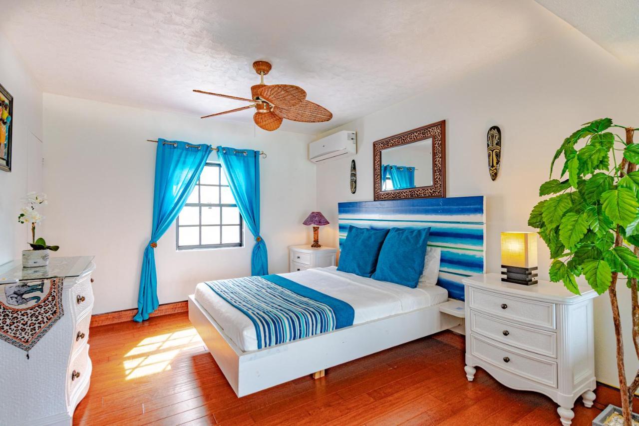 Caprice 14 - Oceanfront - Gated Community With Pool Holiday home