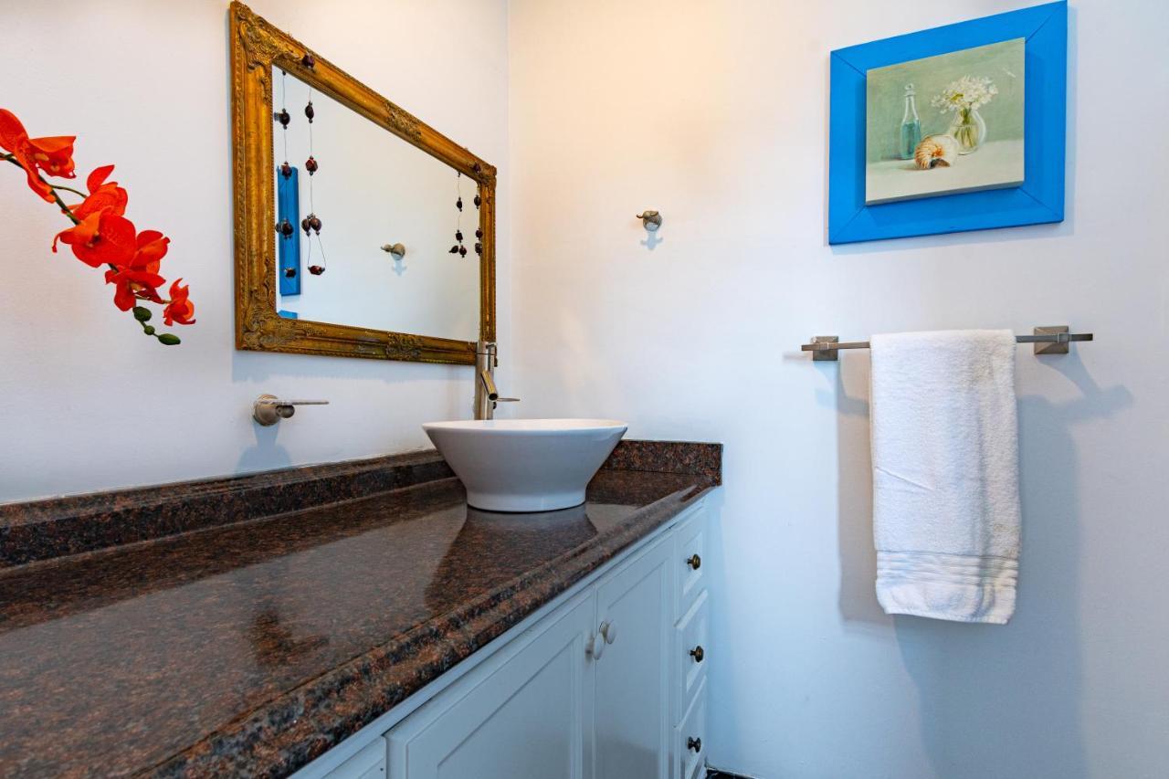 Caprice 14 - Oceanfront - Gated Community With Pool *