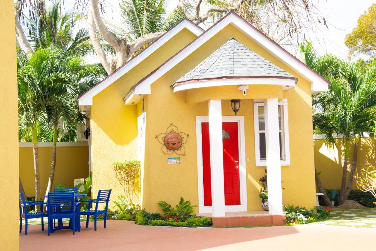 Brownstone Apartment Nassau