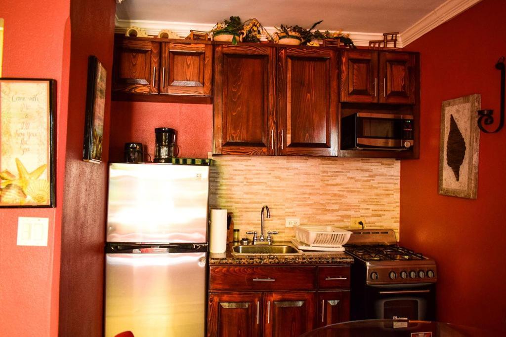 Brownstone Apartment *