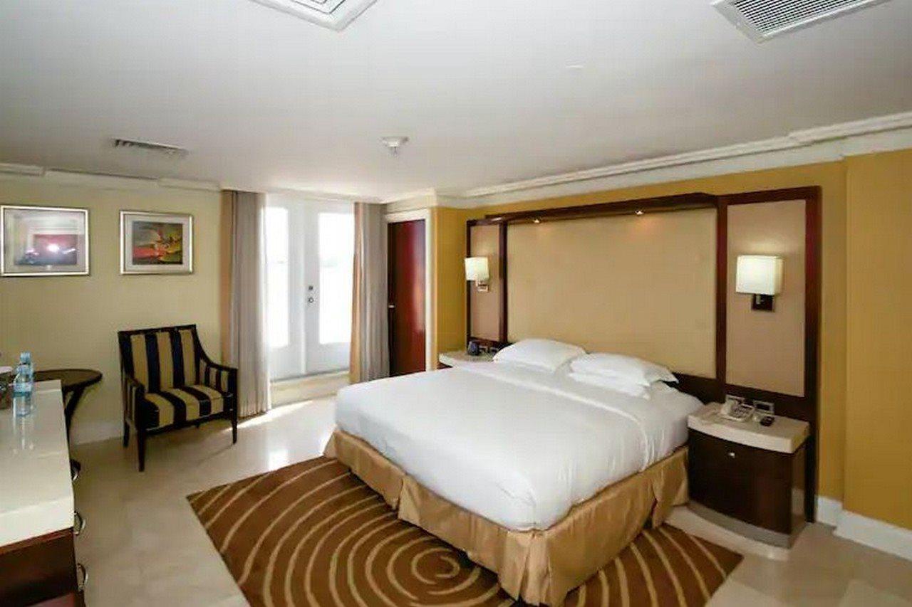 British Colonial 4*