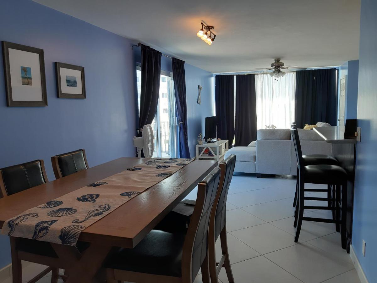 The Lookout At Coral Beach Apartment