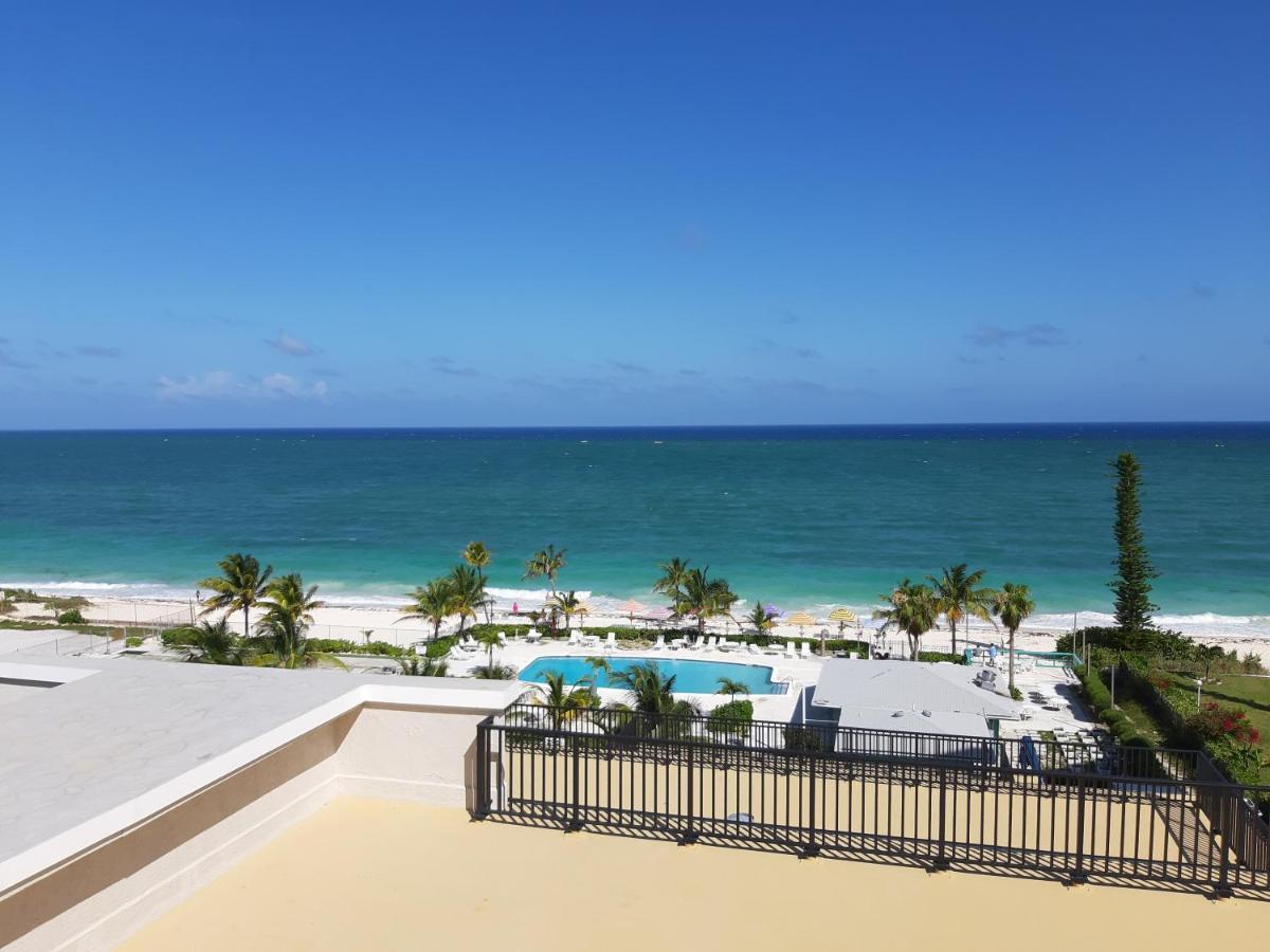 The Lookout At Coral Beach Apartment *