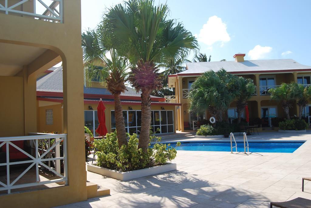 Augusta Bay Bahamas, Exuma George Town