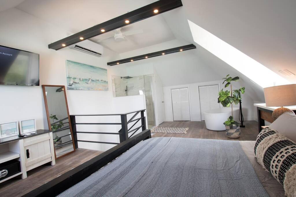 Harbour Mews - Oceanfront Townhouse Holiday home *