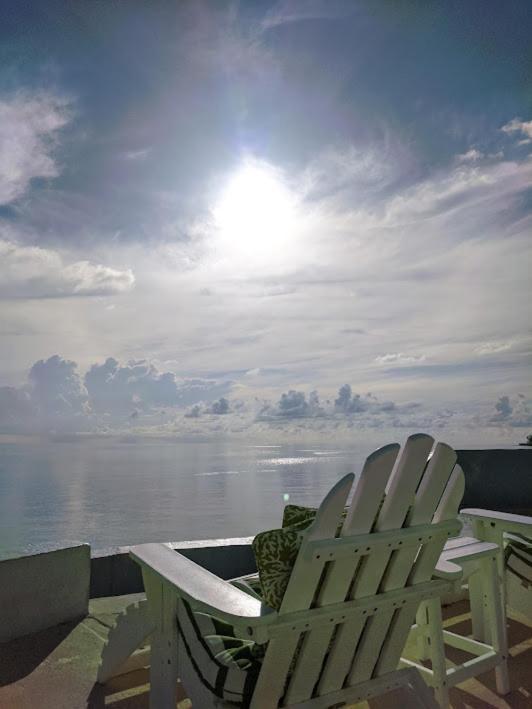 Holiday home Water's Edge - Oceanfront With Private Pool *