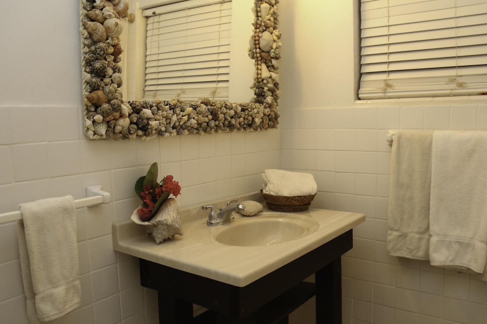 Tingum Village Hotel 3*