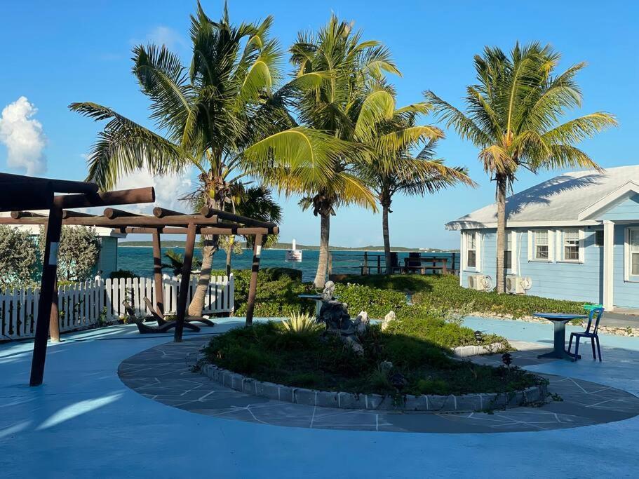 Beautiful Just Steps Away From The Beach! * George Town