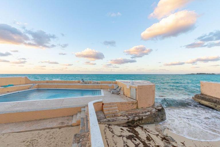 Harbour Mews - Oceanfront Townhouse *
