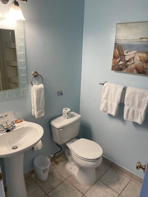 Beautiful Just Steps Away From The Beach! *