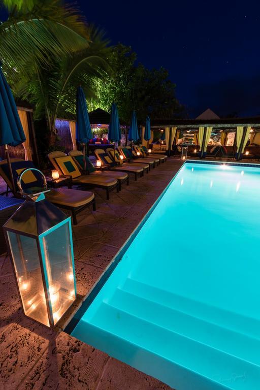Rock House Harbour Island 3*