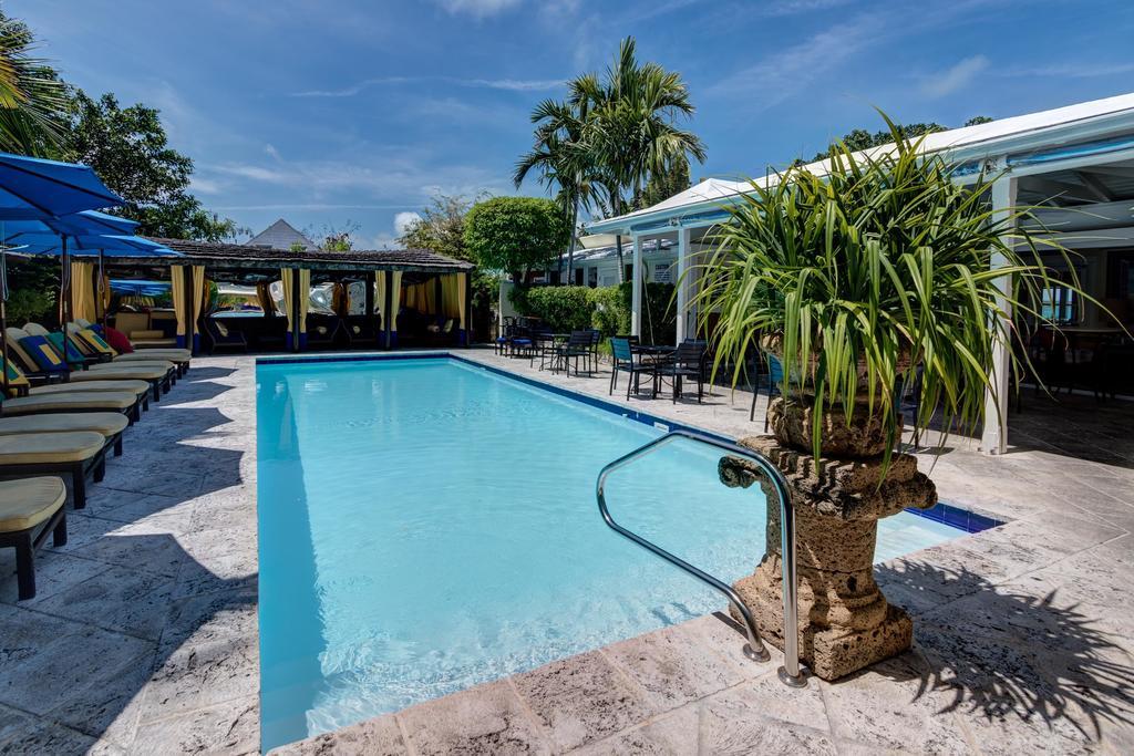 Rock House Harbour Island Resort 3*