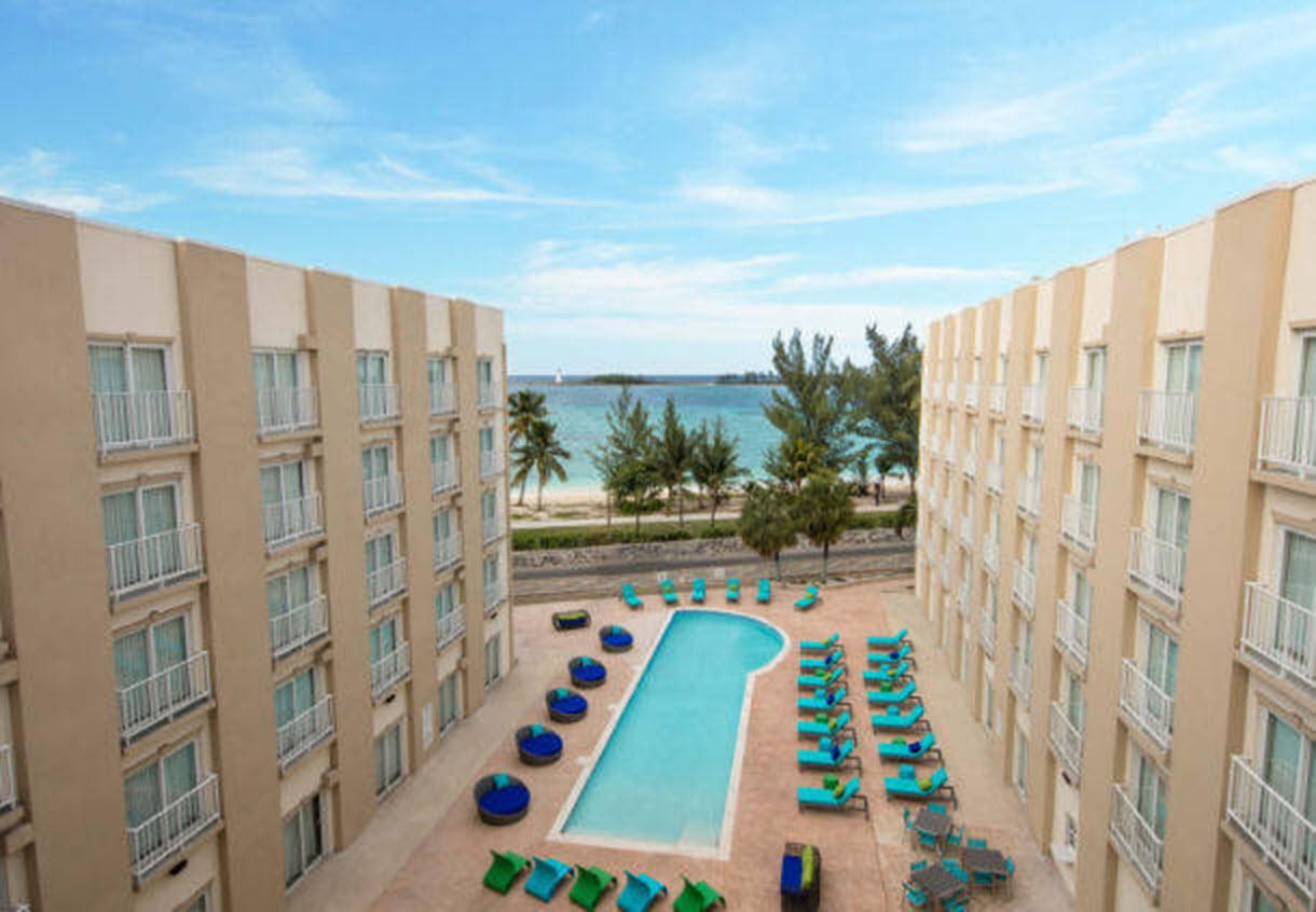 Courtyard By Marriott Downtown/junkanoo Hotel
