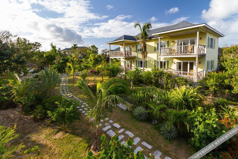 Pineapple Fields 4*