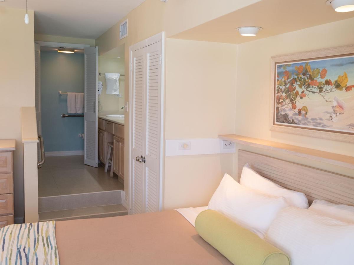 Villa Deluxe Ocean View - Just Steps From White Beaches Creek Village