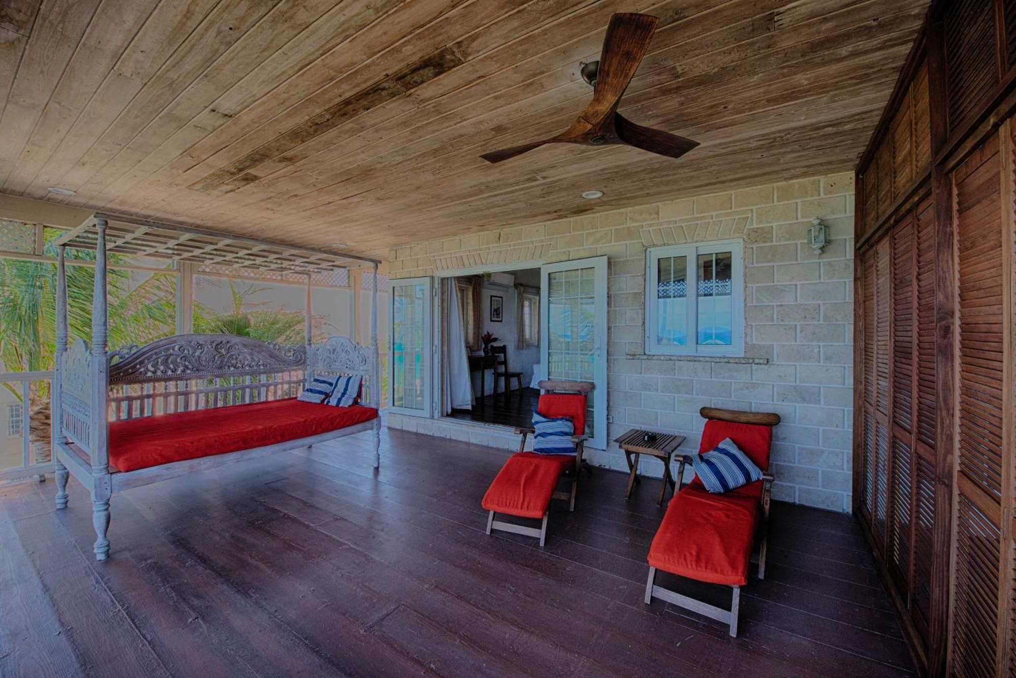 A Stone's Throw Away 4* Nassau