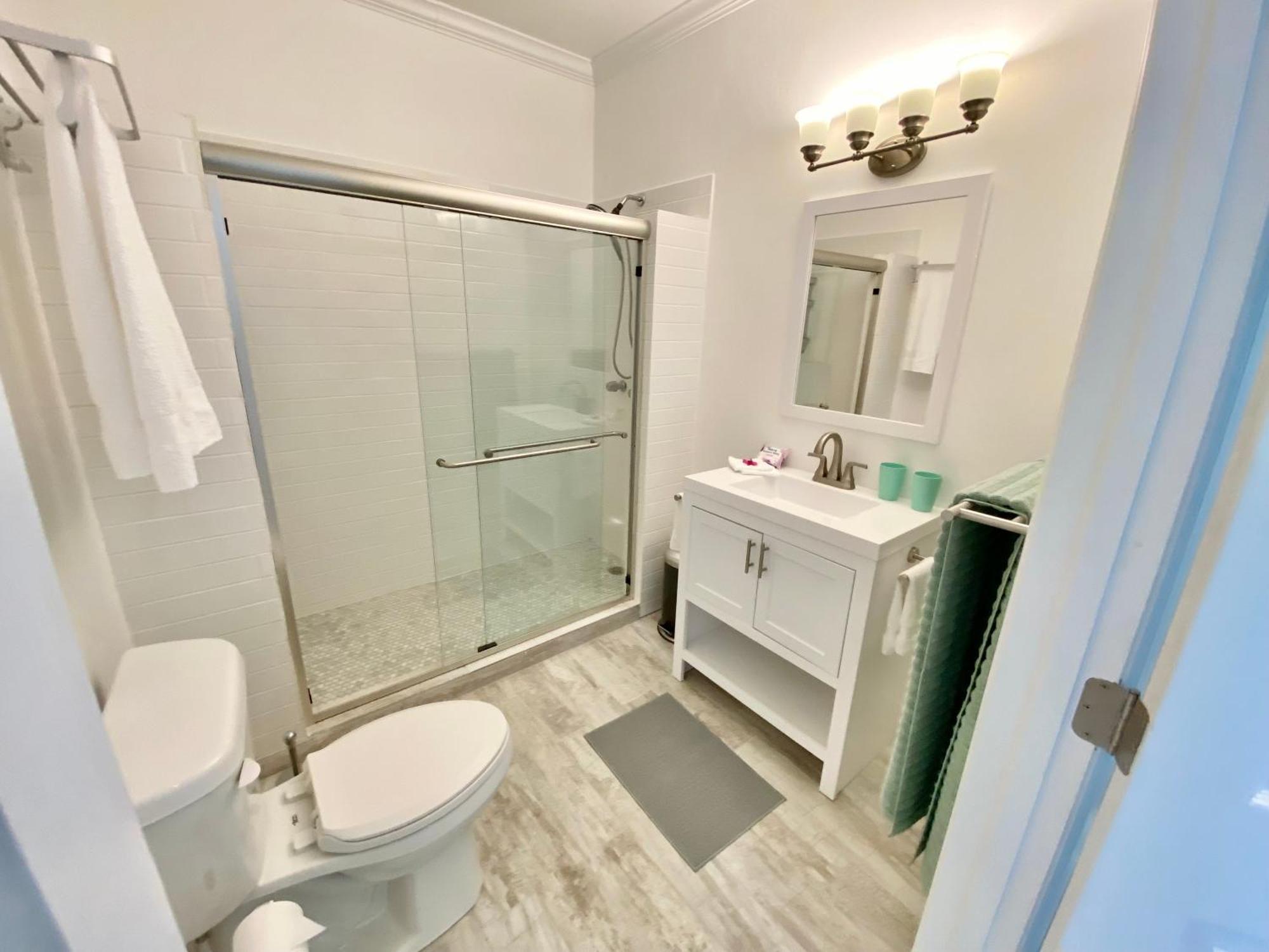Eleuthera Retreat - & On Pink Beachfront Guest house