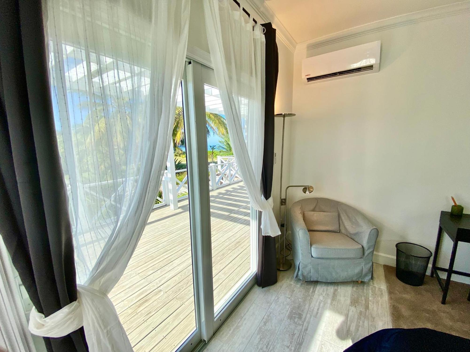 Eleuthera Retreat - & On Pink Beachfront Guest house *