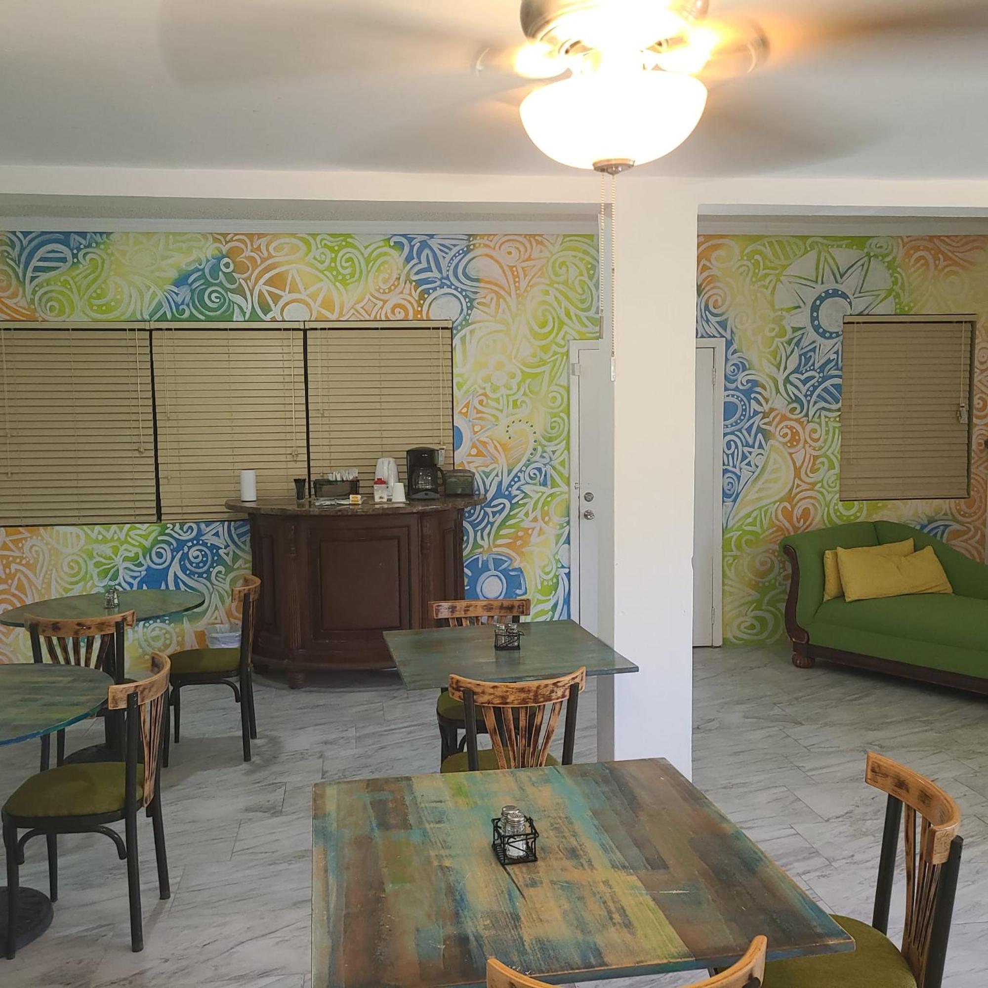 Golden Palms House 3*