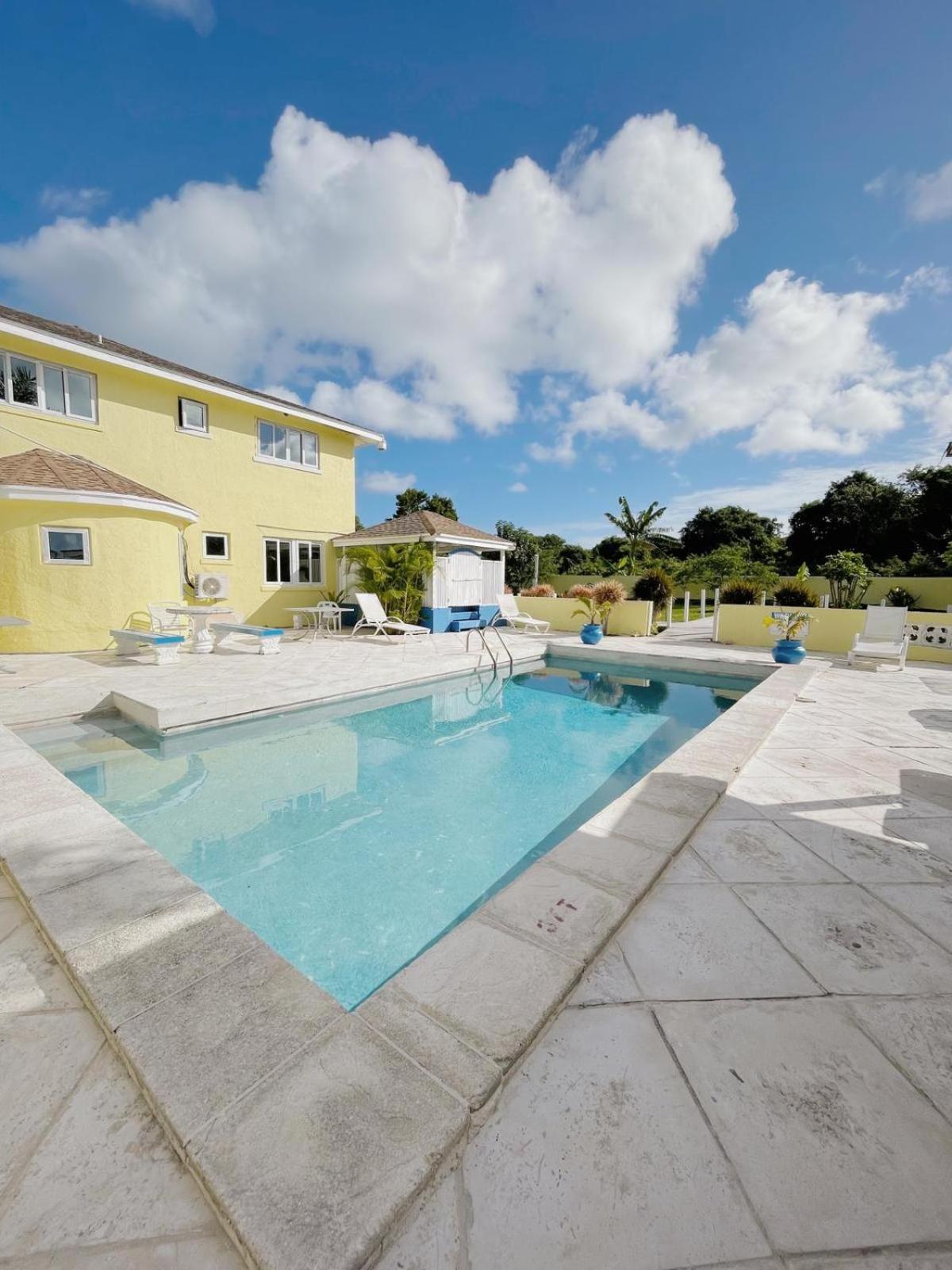 Golden Palms House Bed & Breakfast 3*