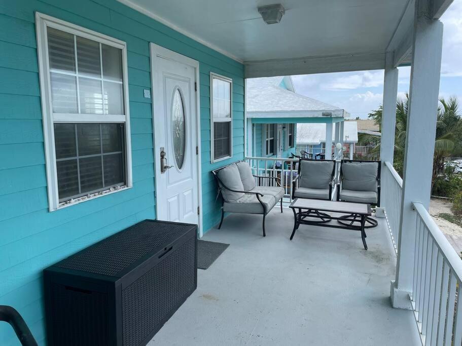 12 South Harbor View George Town
