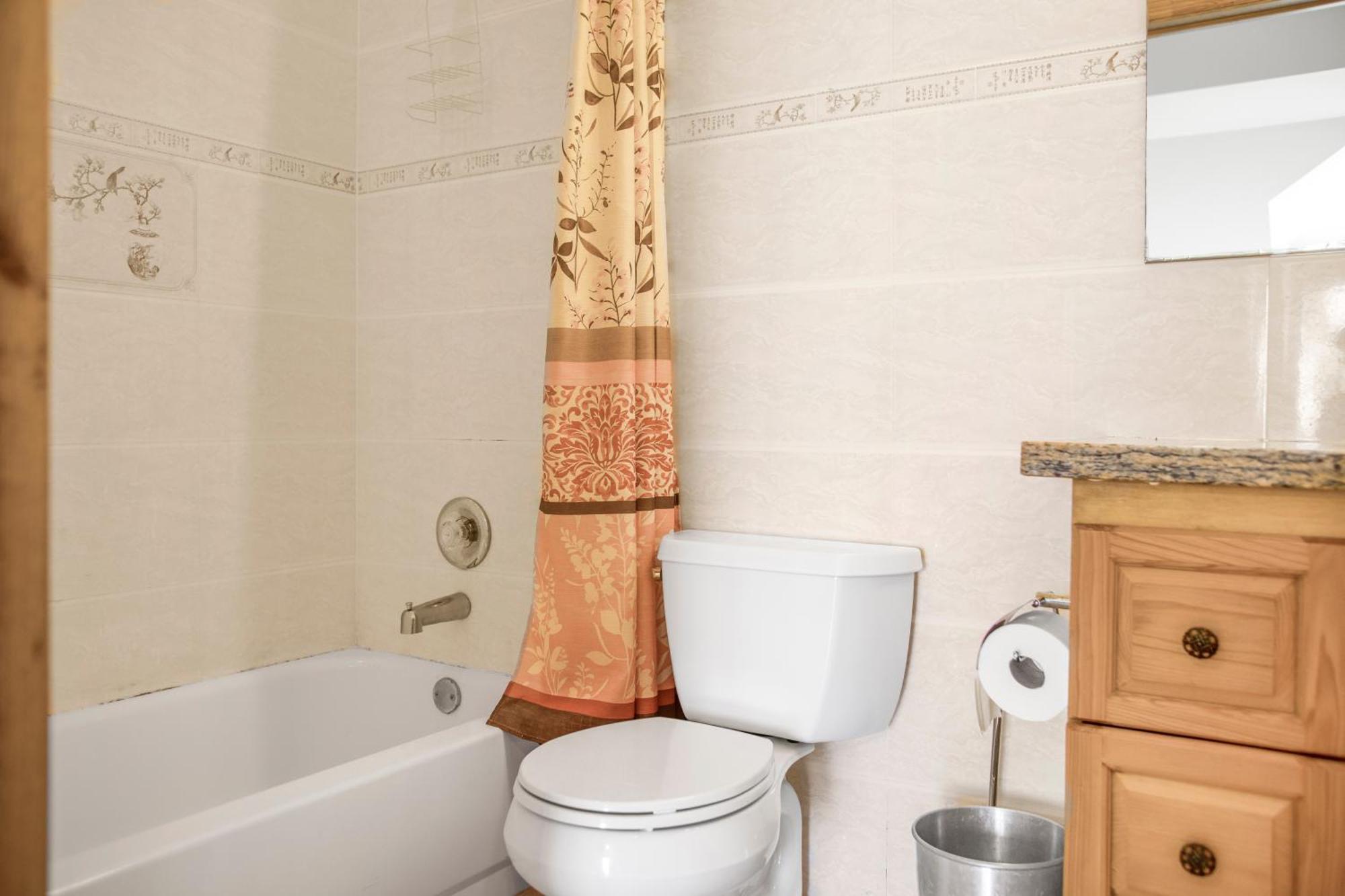 Homestay With Access Near Airport